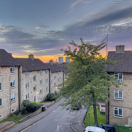 Beautiful 3-Bed Apartment At Swiss Cottage Londýn Exteriér fotografie