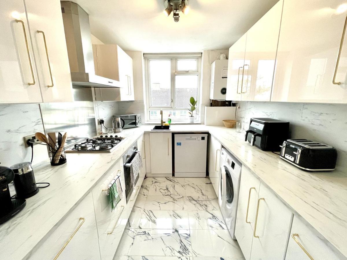 Beautiful 3-Bed Apartment At Swiss Cottage Londýn Exteriér fotografie